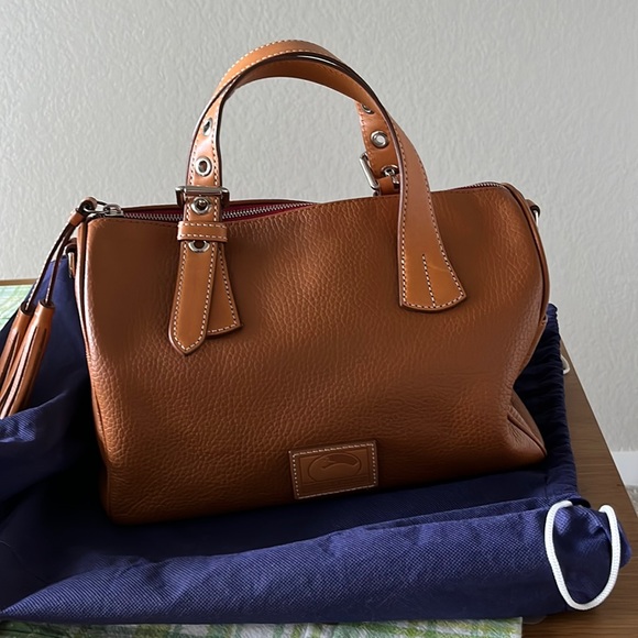 Likenew in original dust bag - Picture 1 of 8